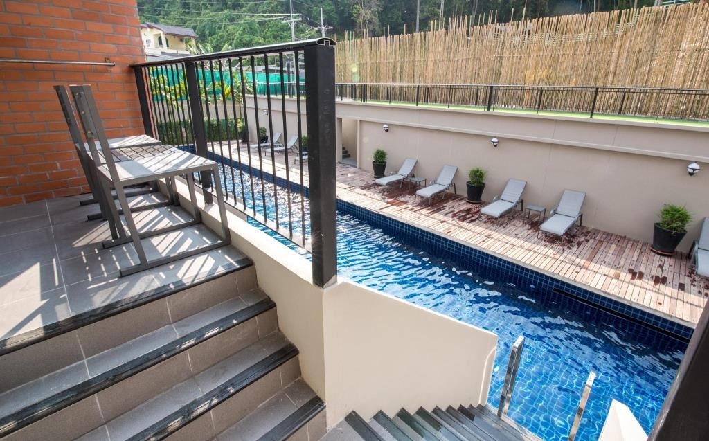 rooms-deluxe-pool-access