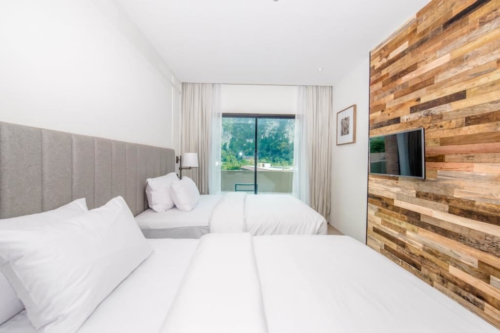 rooms-deluxe-cliff-view