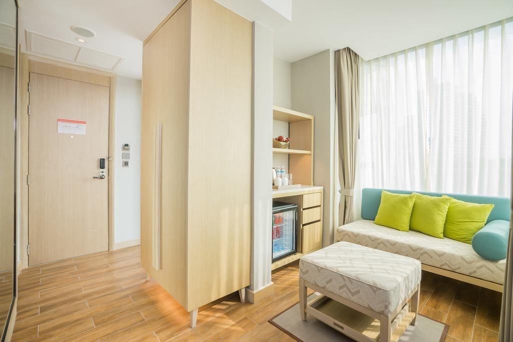 rooms-deluxe-jacuzzi-room