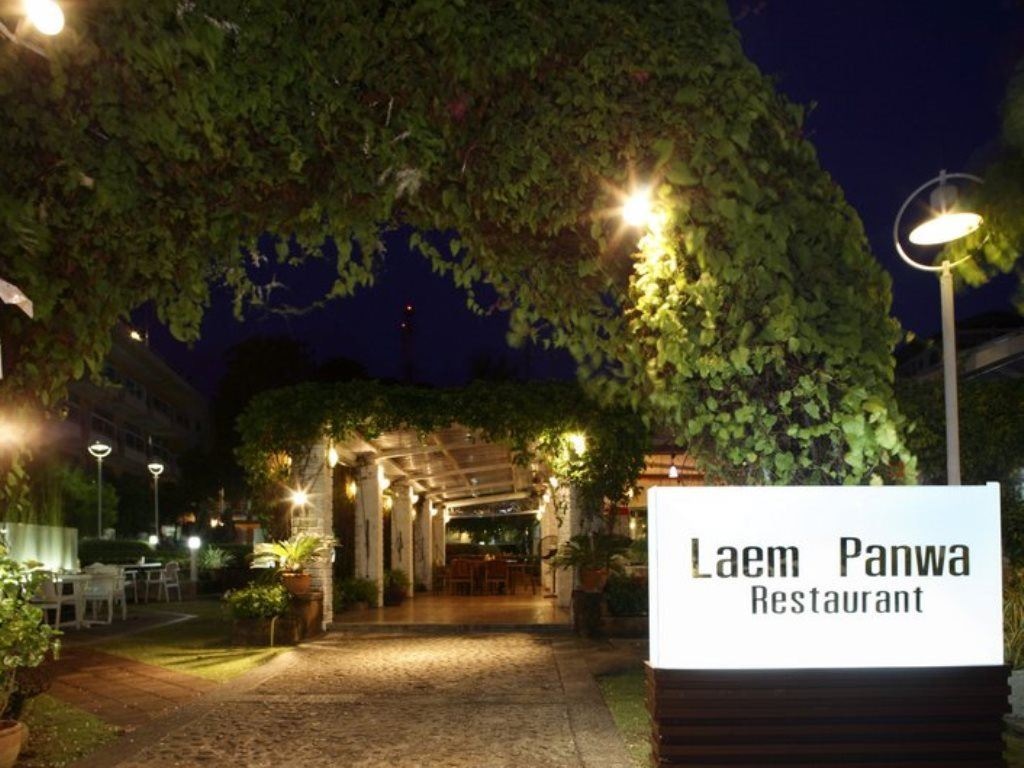 restaurants-laem-panwa-restaurant