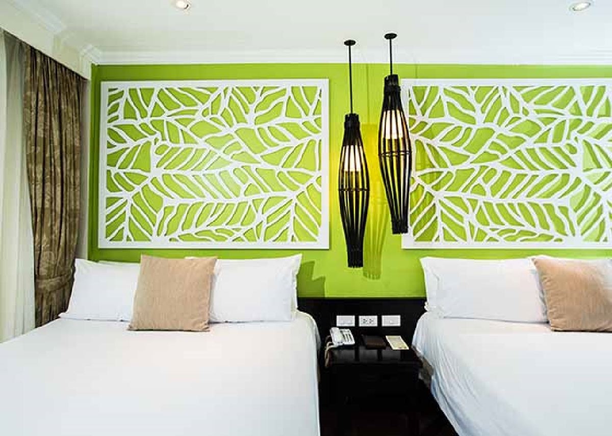 rooms-deluxe-pool-view