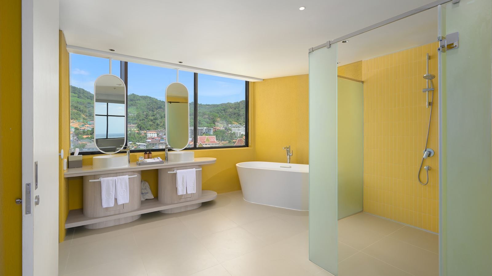 rooms-deluxe-suite-ocean-view