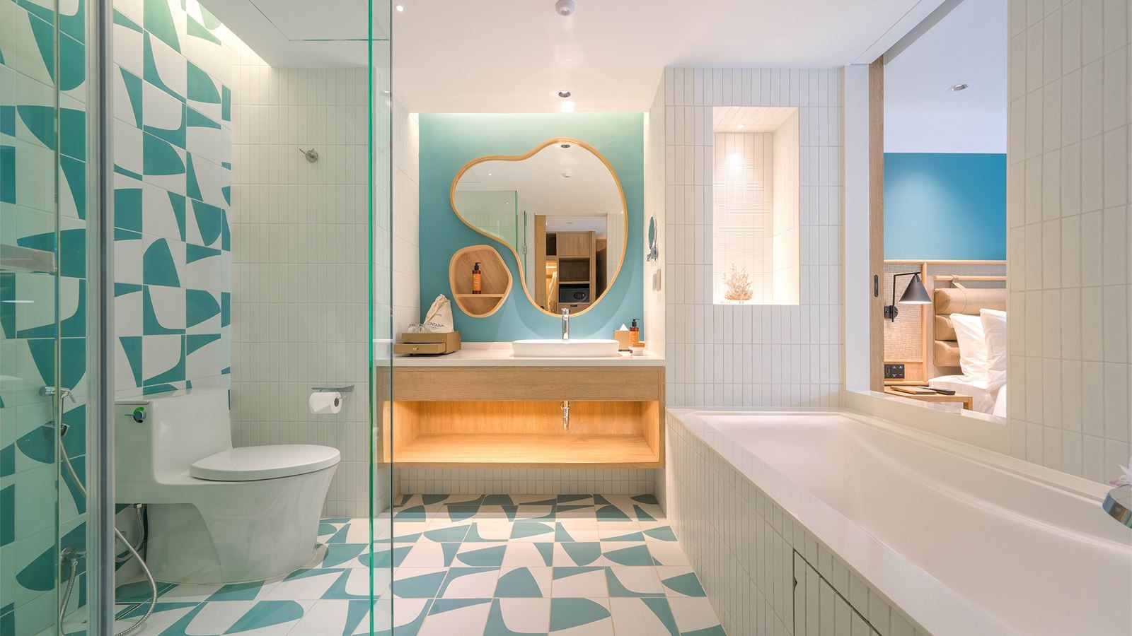 rooms-premium-deluxe-pool-view