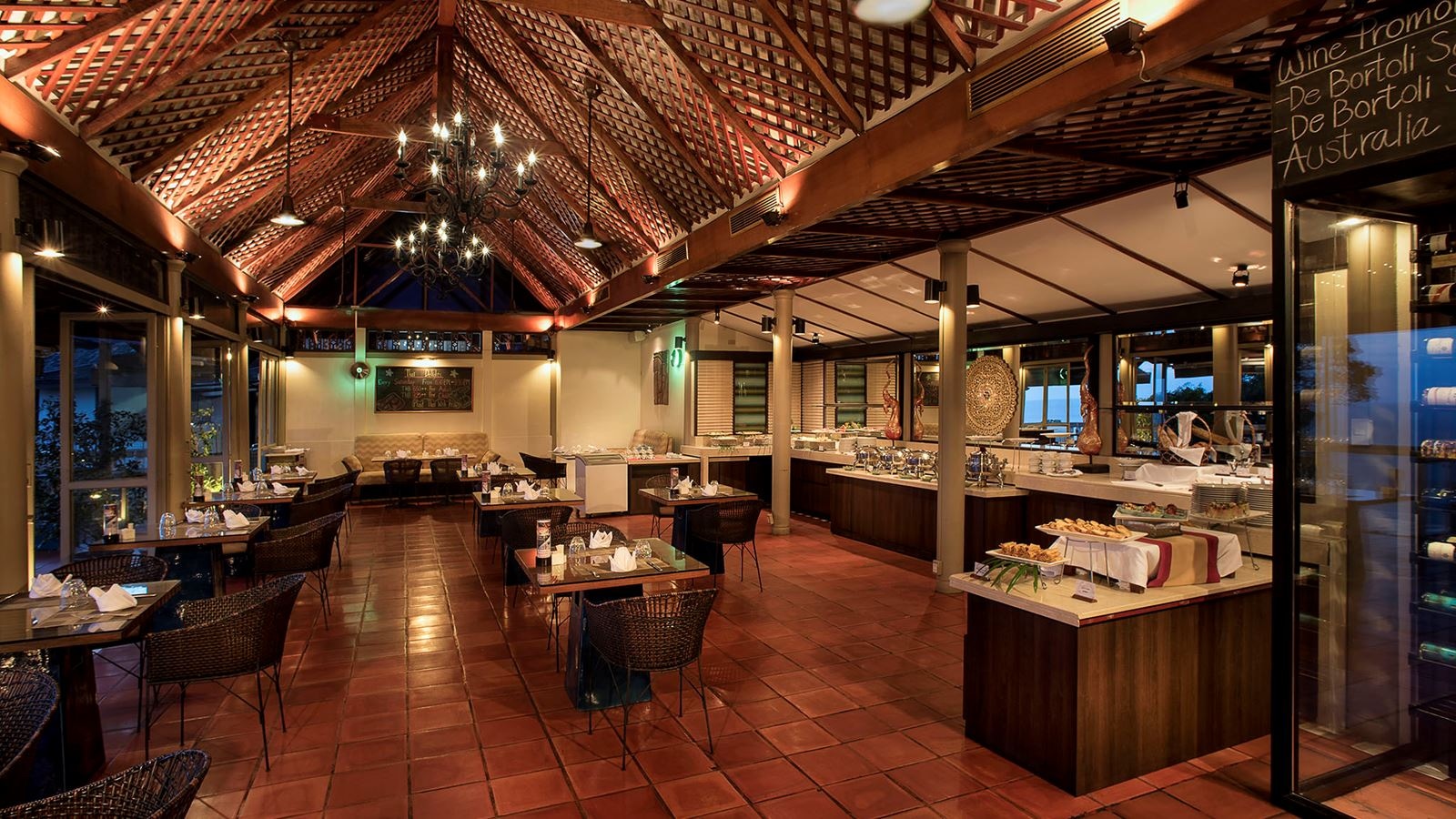 restaurants-the-cliff-restaurant