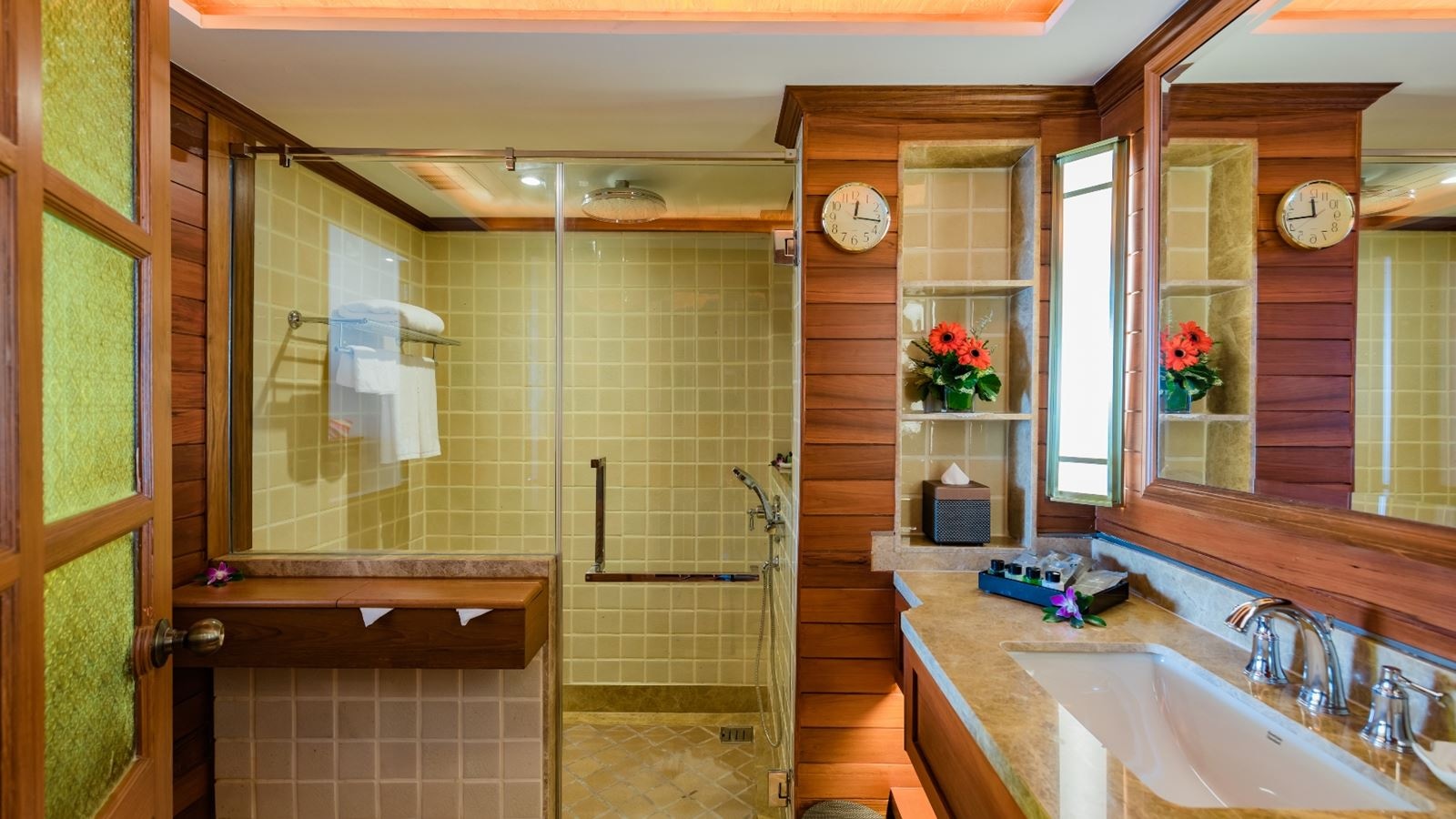 rooms-ocean-jacuzzi-suite