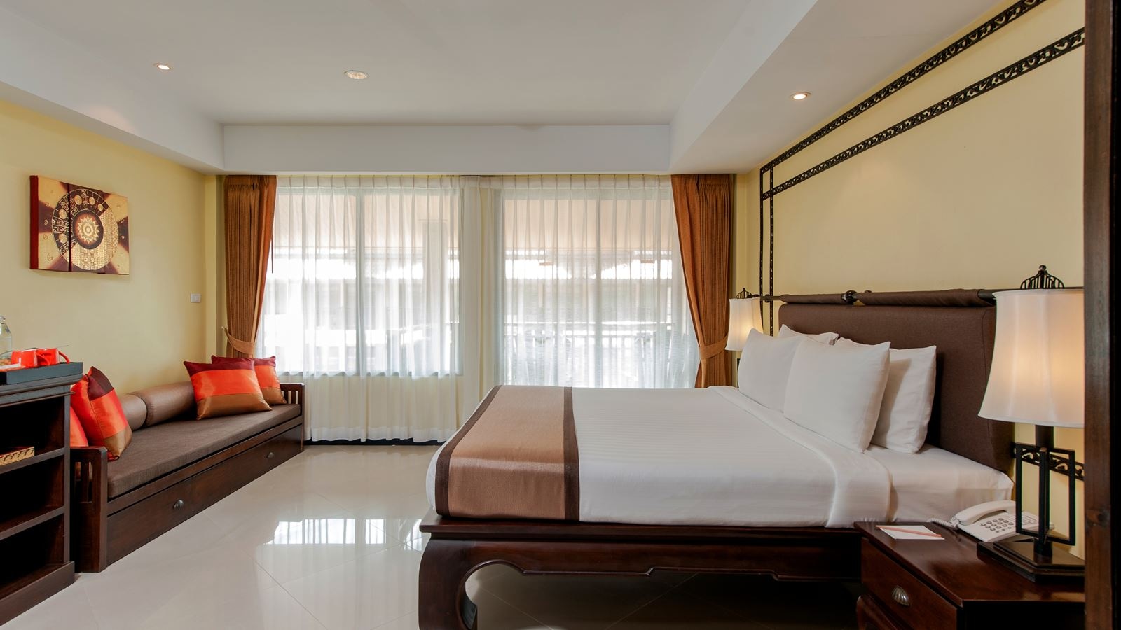 rooms-deluxe-pool-view