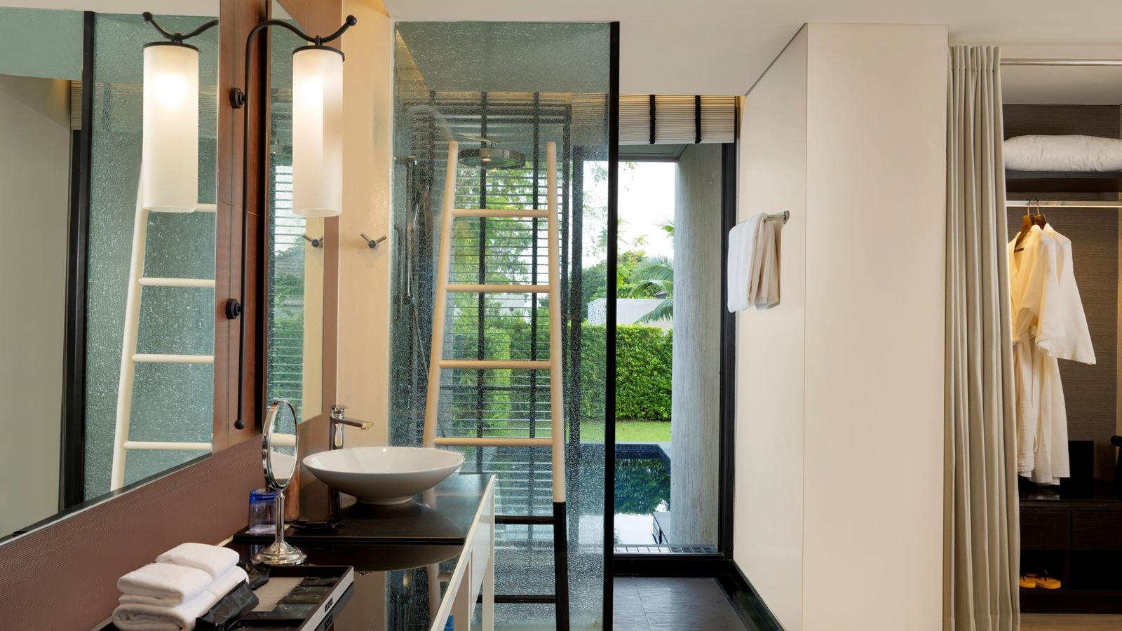 rooms-garden-pool-villa