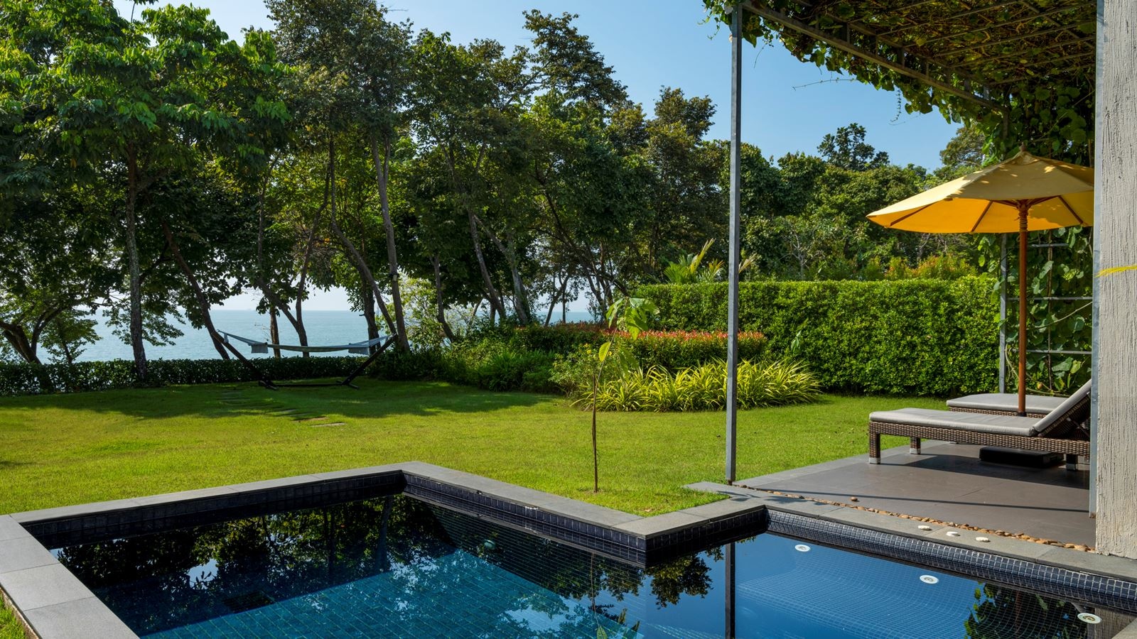 rooms-sea-view-pool-villa