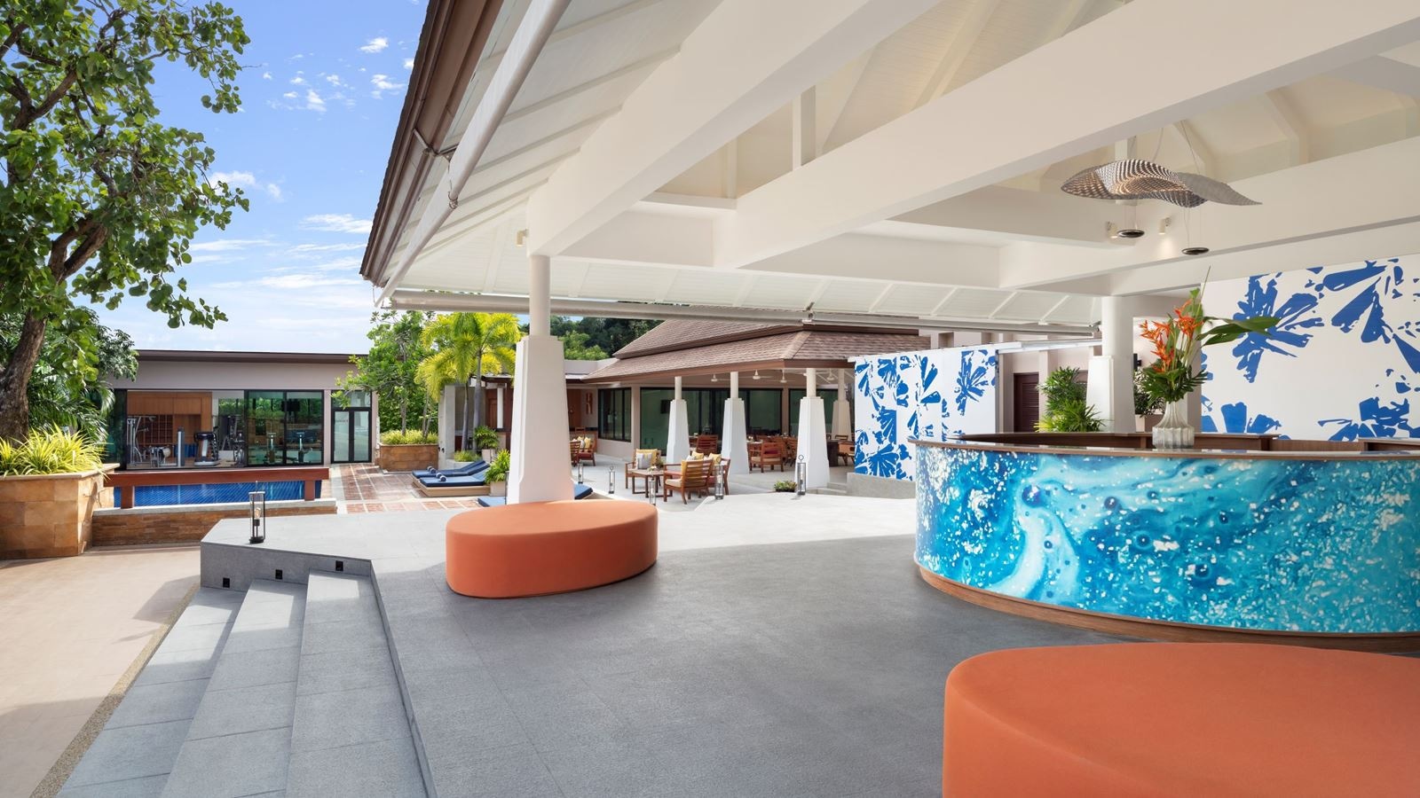 restaurants-lobby-pool--orchid-pool-bar