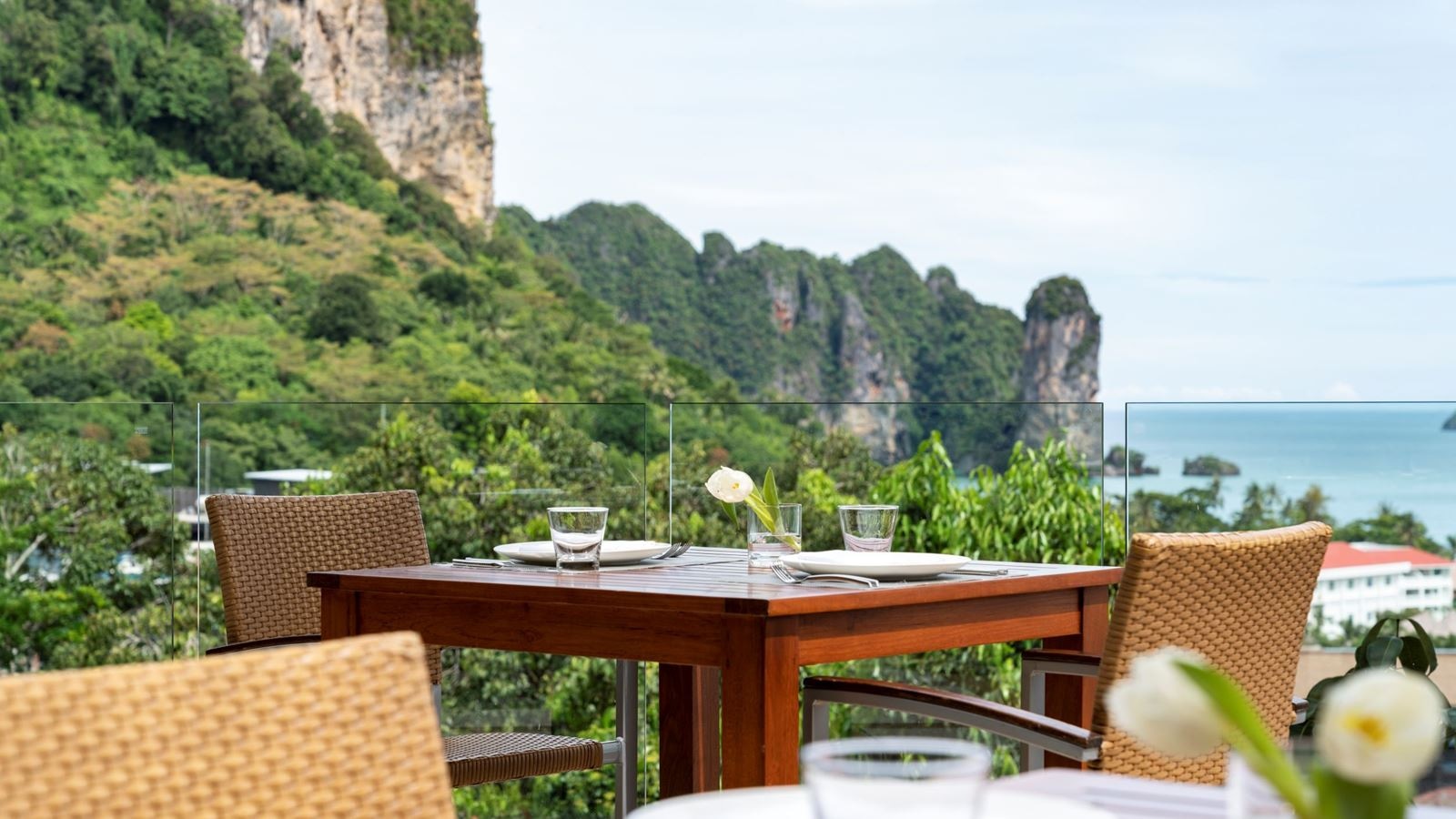 restaurants-the-cliff-restaurant