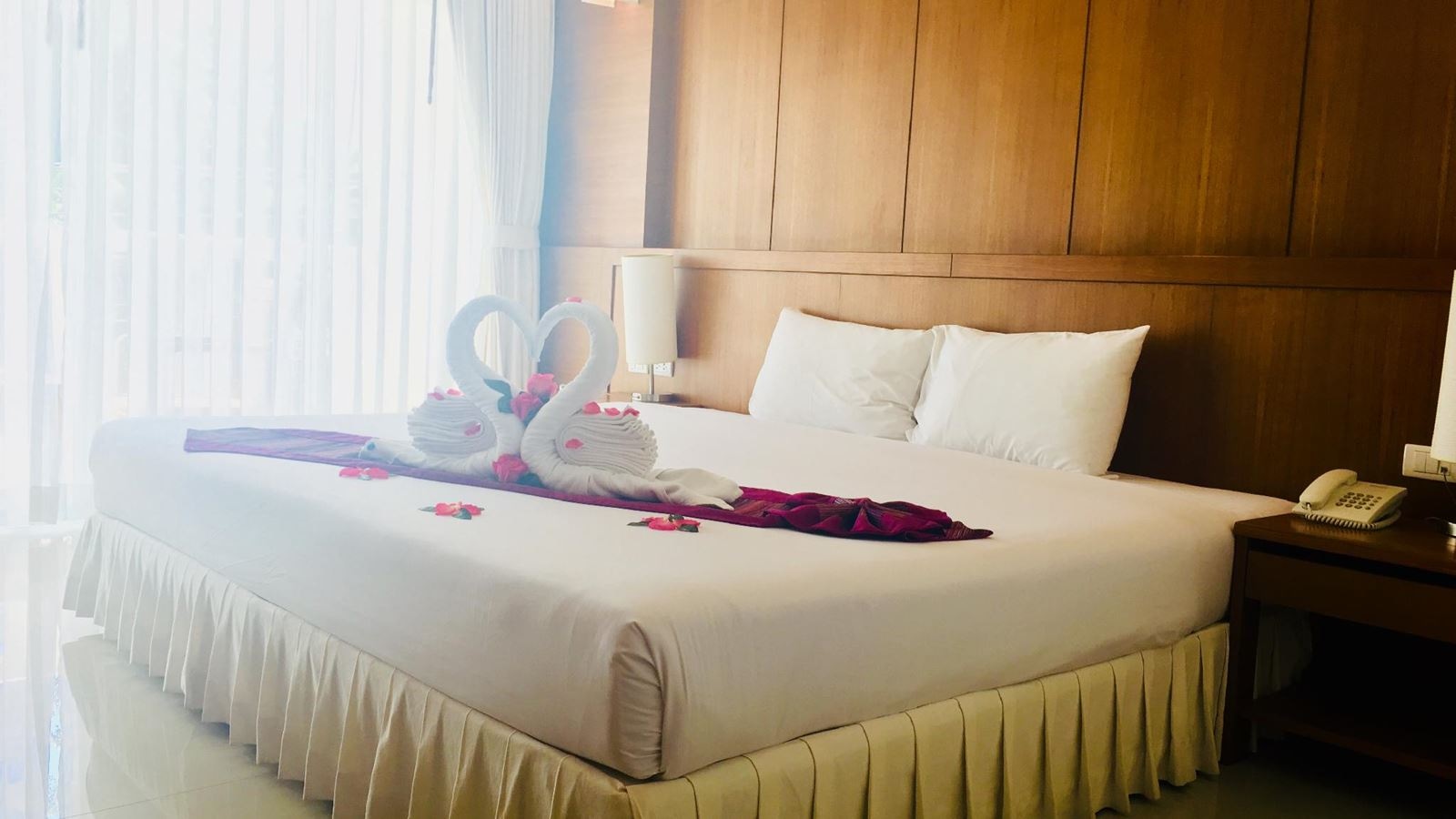 rooms-deluxe-semi-sea-view