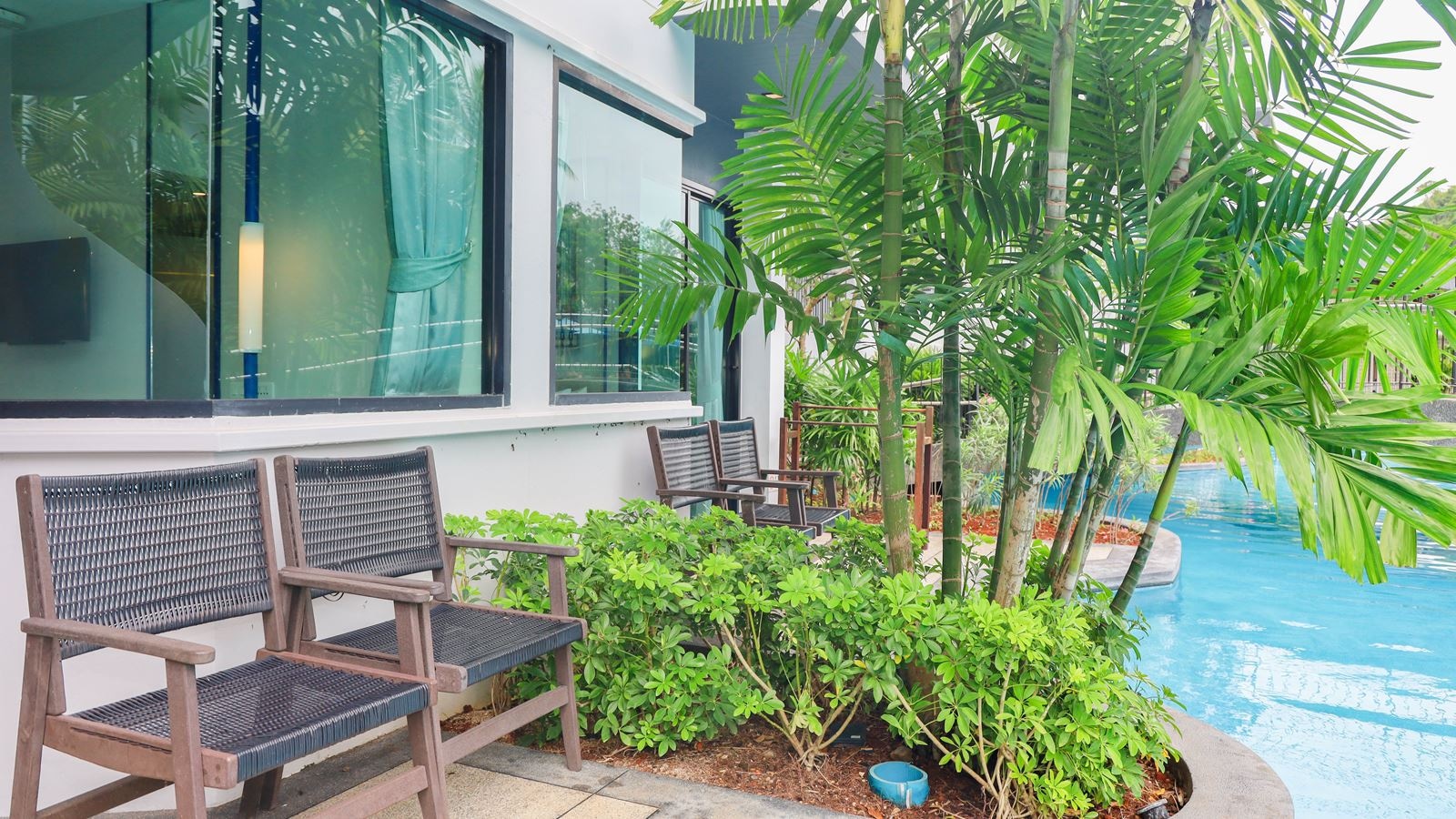 rooms-two-bedroom-family-pool-access-suite