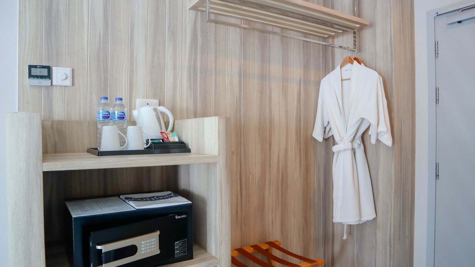 rooms-two-bedroom-family-pool-access-suite