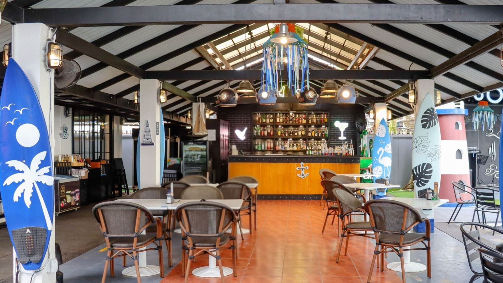 restaurants-restaurant