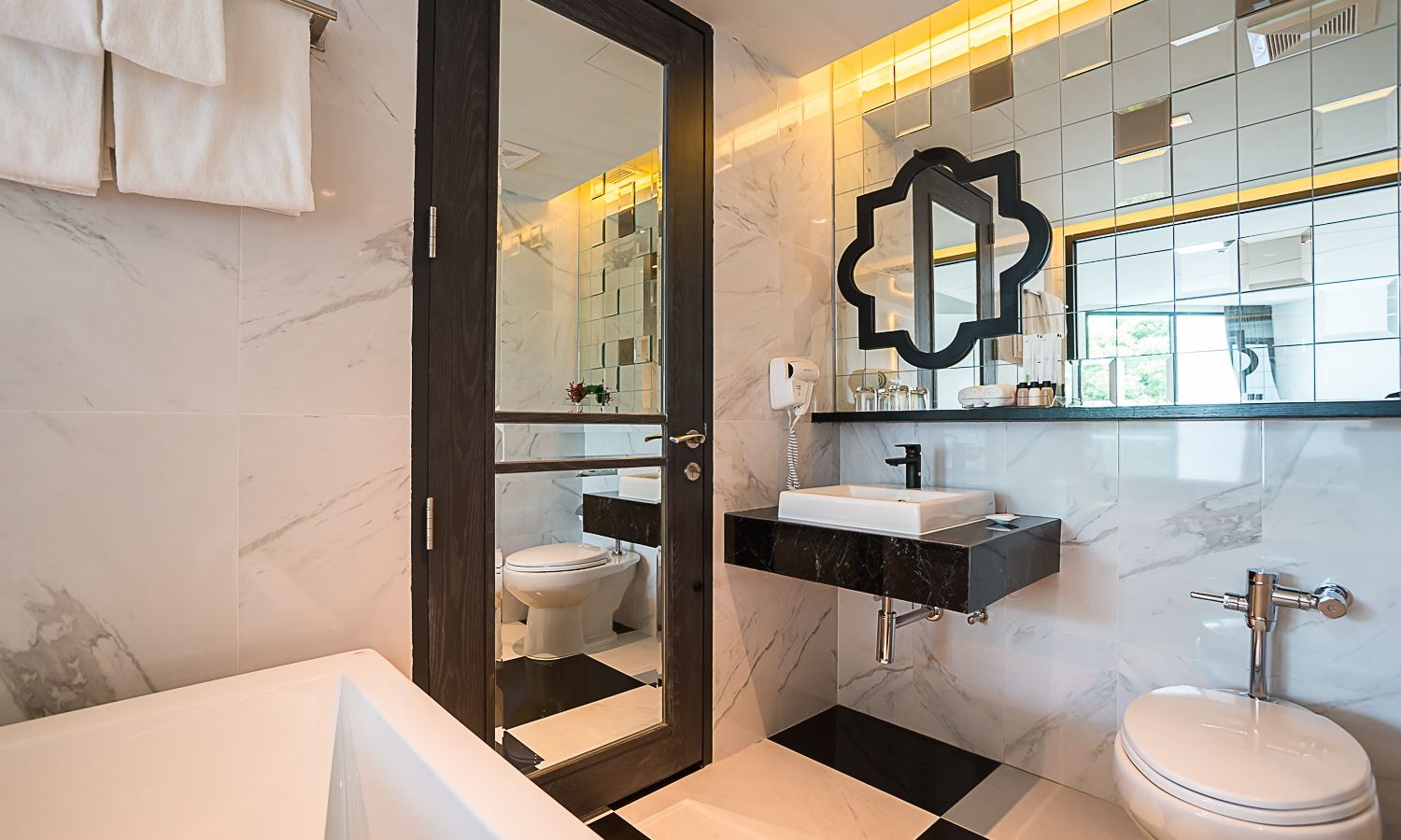 rooms-deluxe-room-garden-view