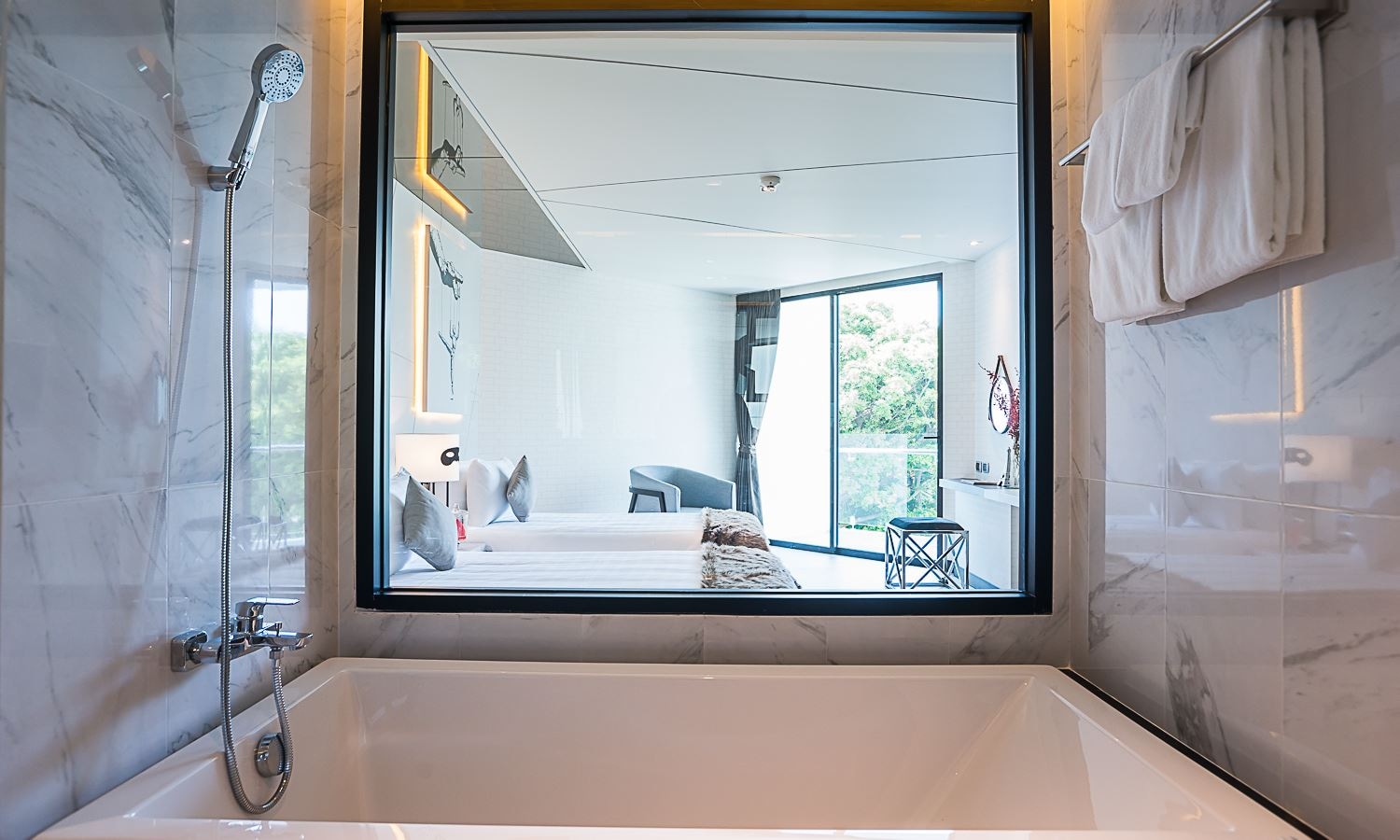 rooms-deluxe-room-garden-view