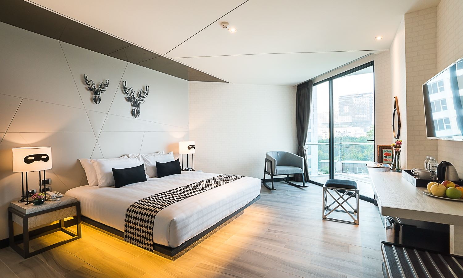 rooms-deluxe-room-sea-view