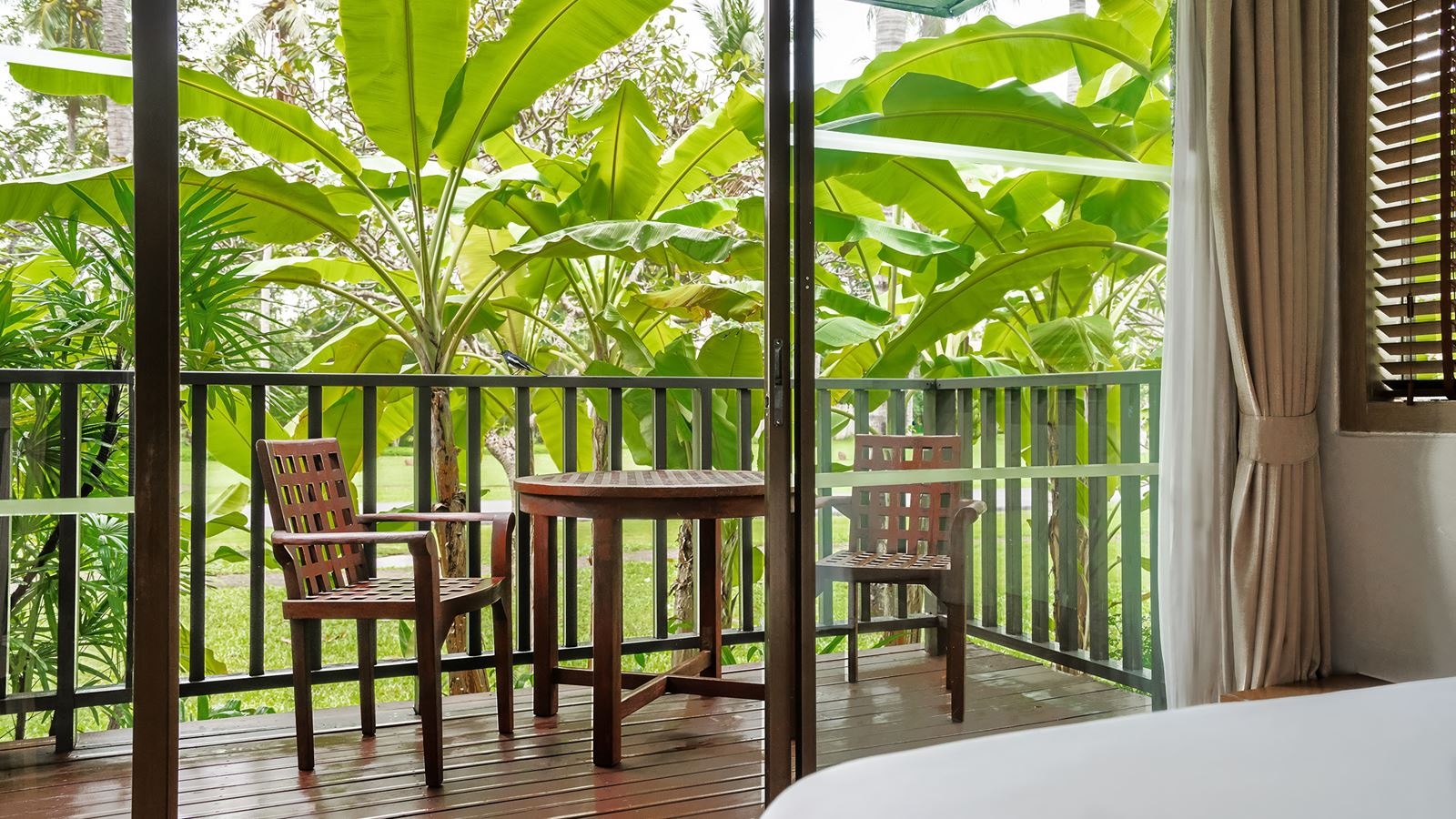 rooms-garden-room