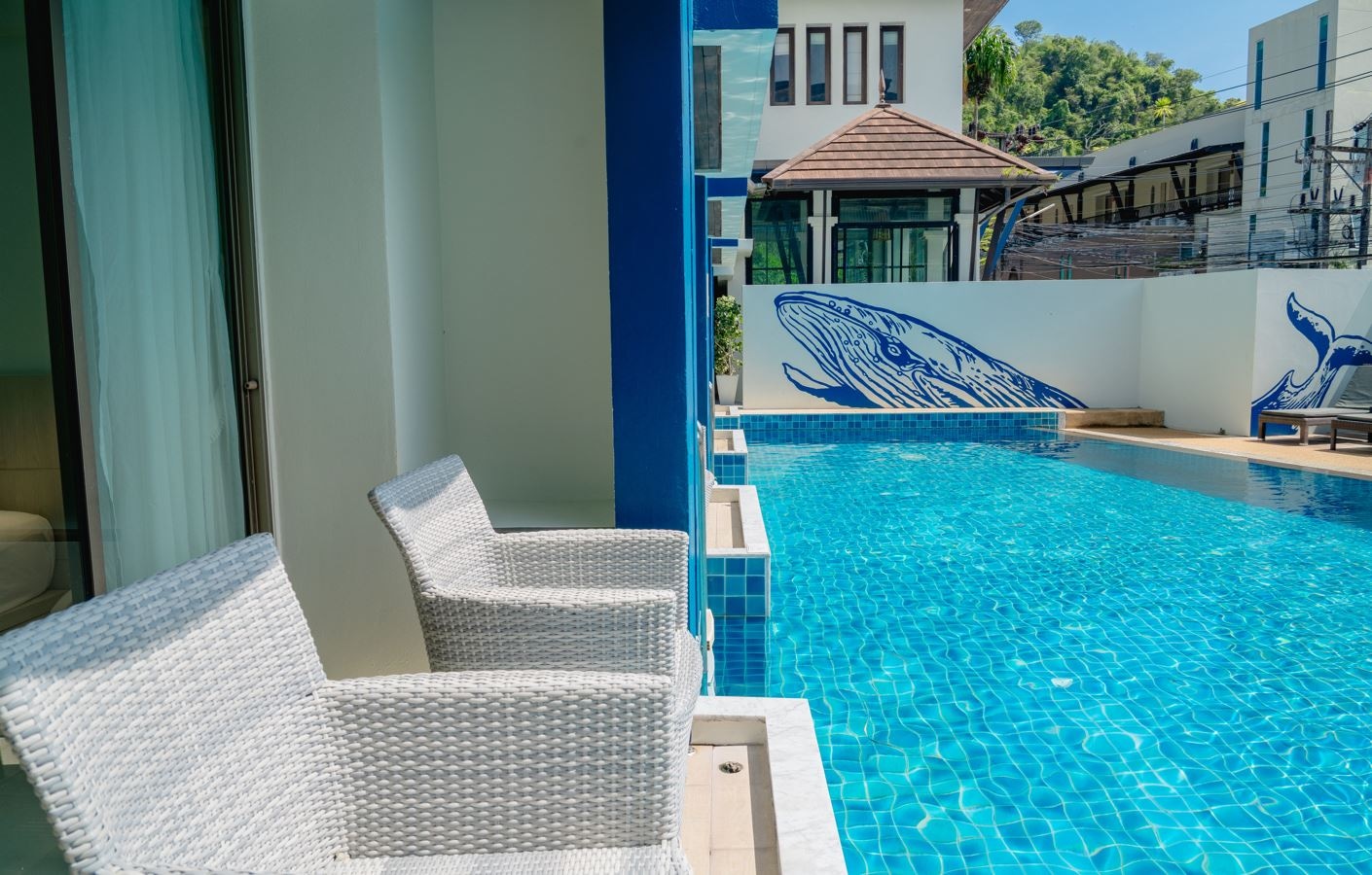 rooms-deluxe-pool-access