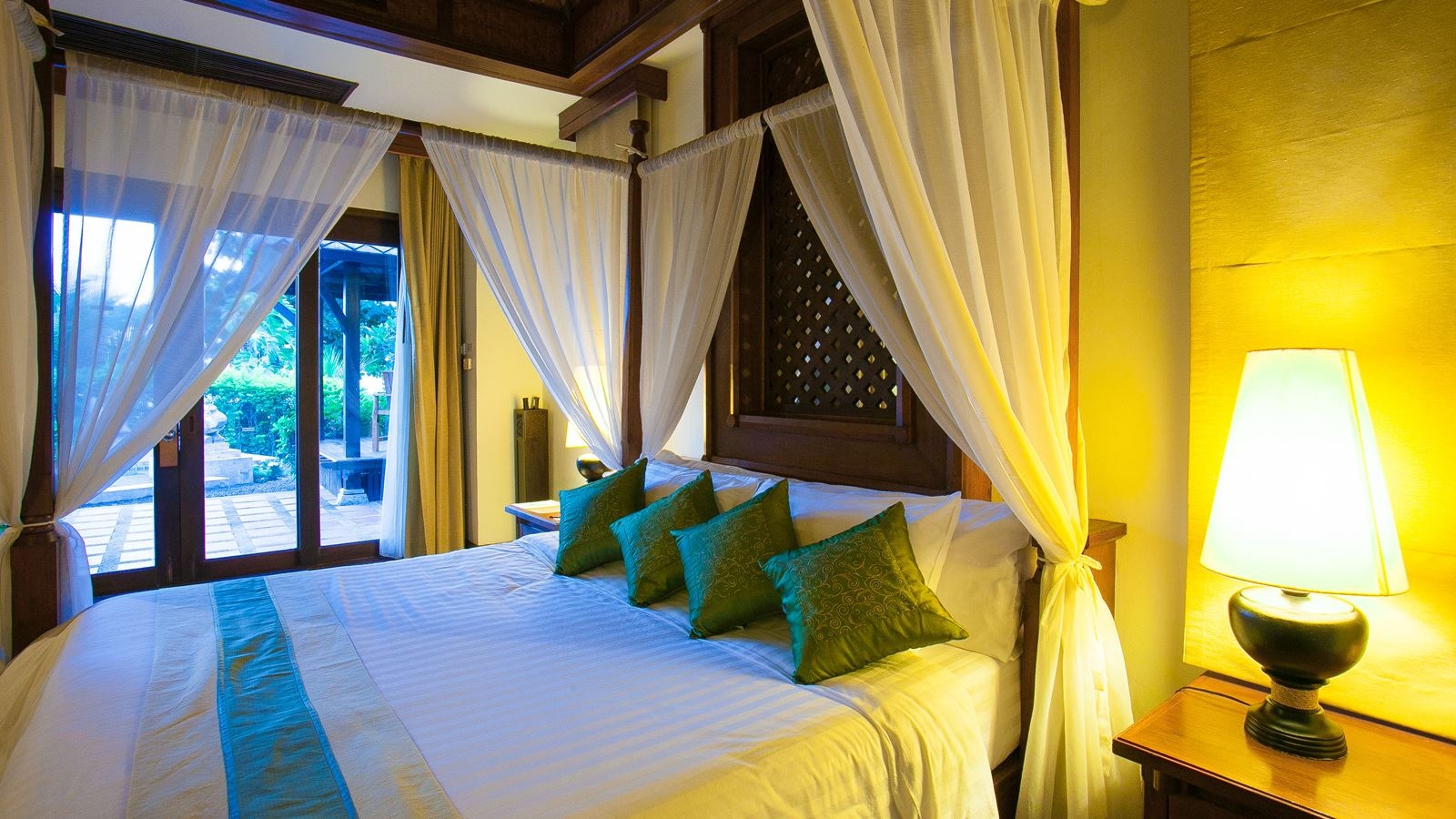 rooms-two-bedroom-beachfront-pool-villa