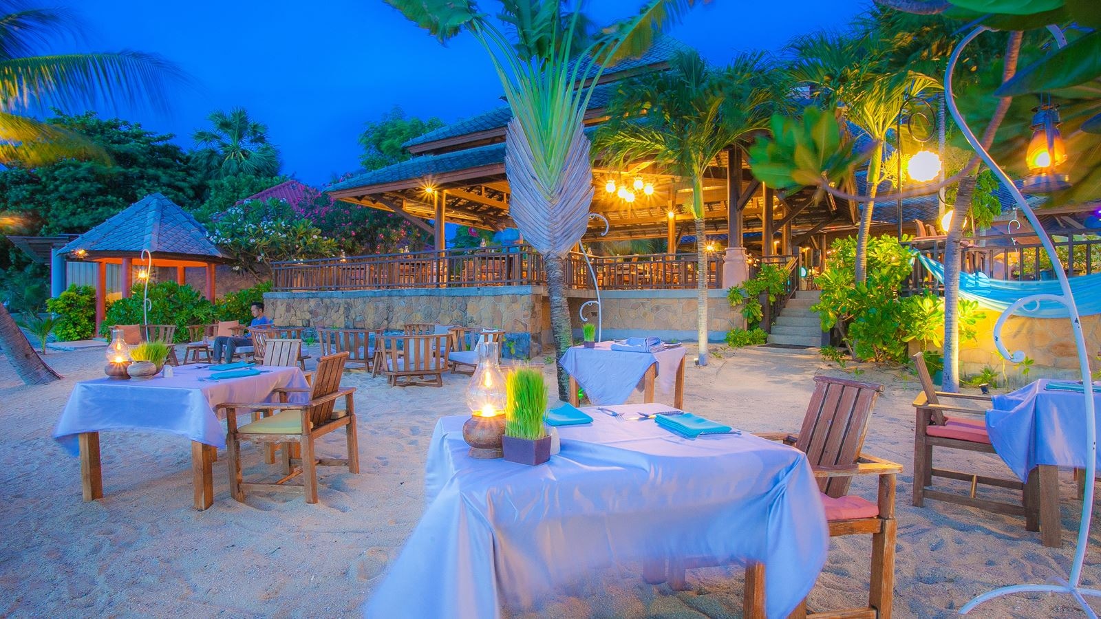 restaurants-the-breeze-restaurant