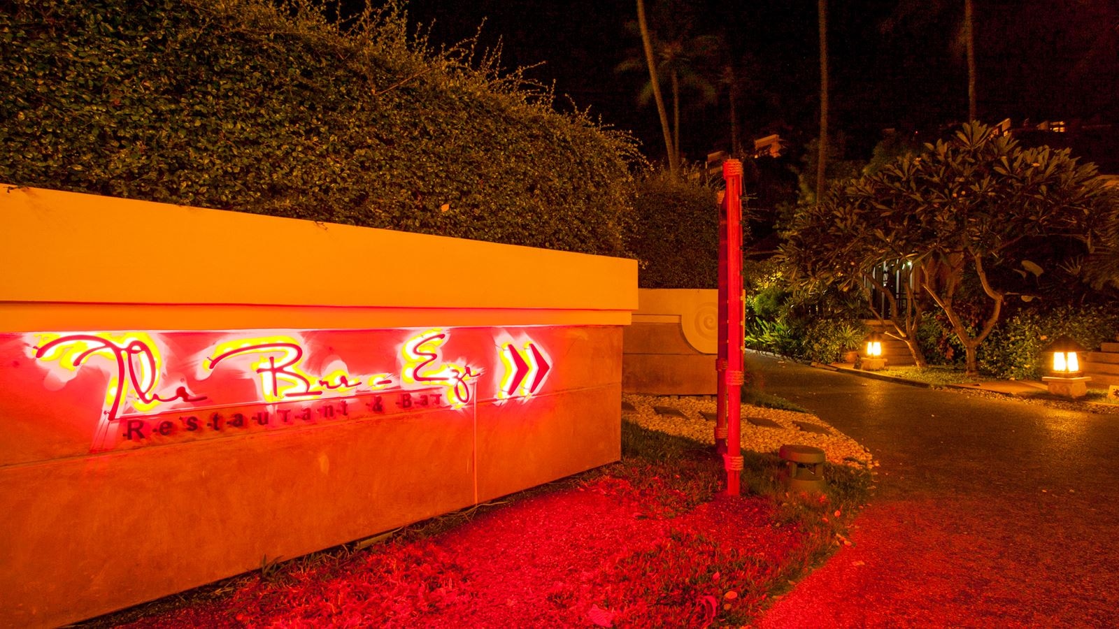 restaurants-the-breeze-restaurant