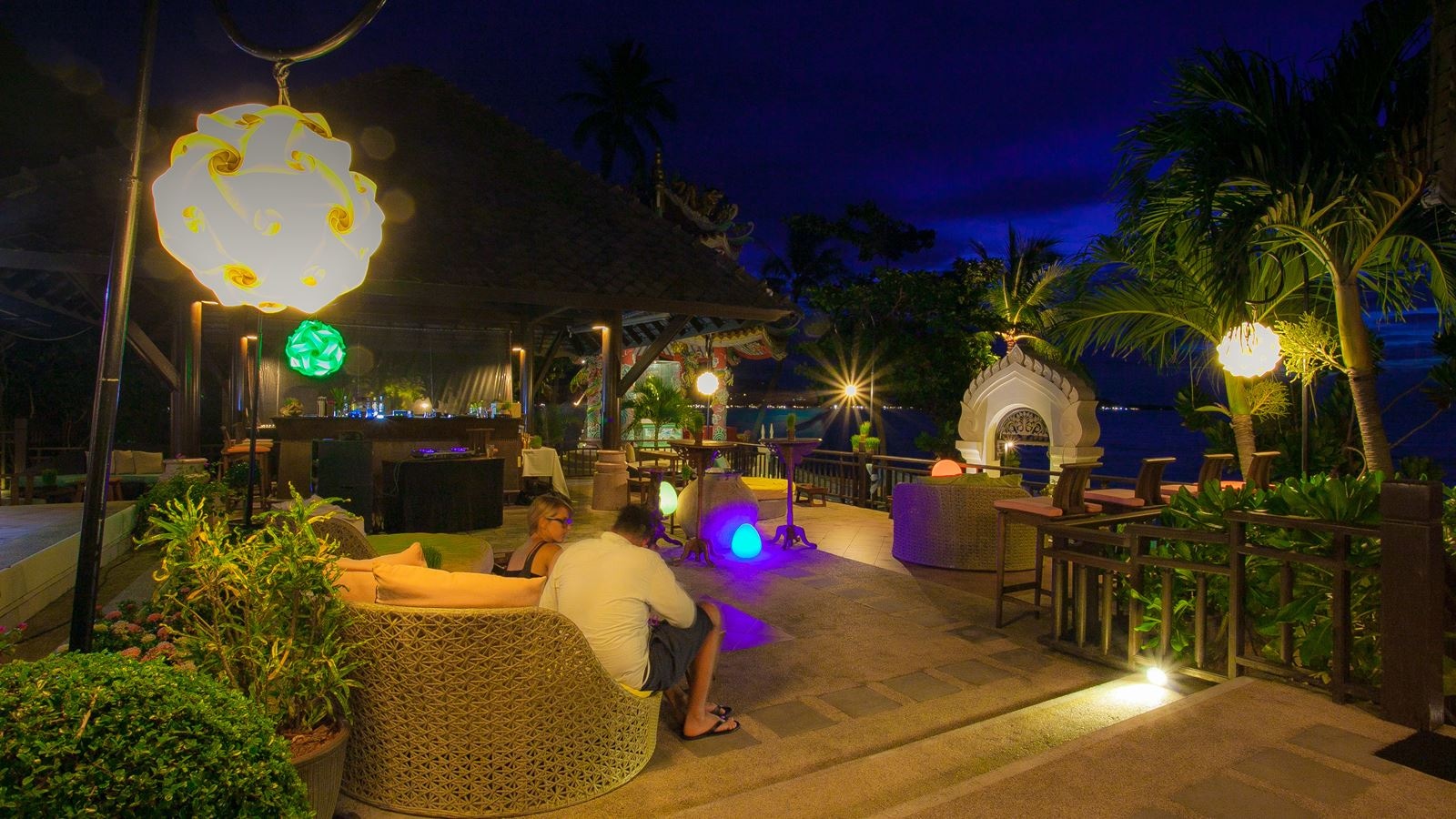 restaurants-the-breeze-restaurant