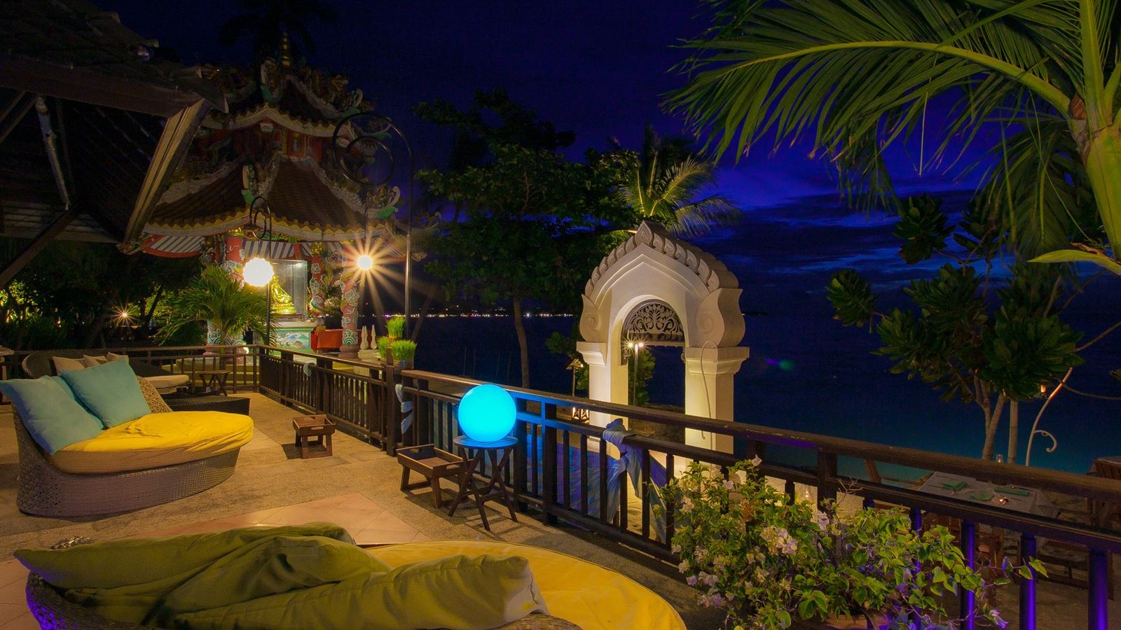 restaurants-the-breeze-restaurant