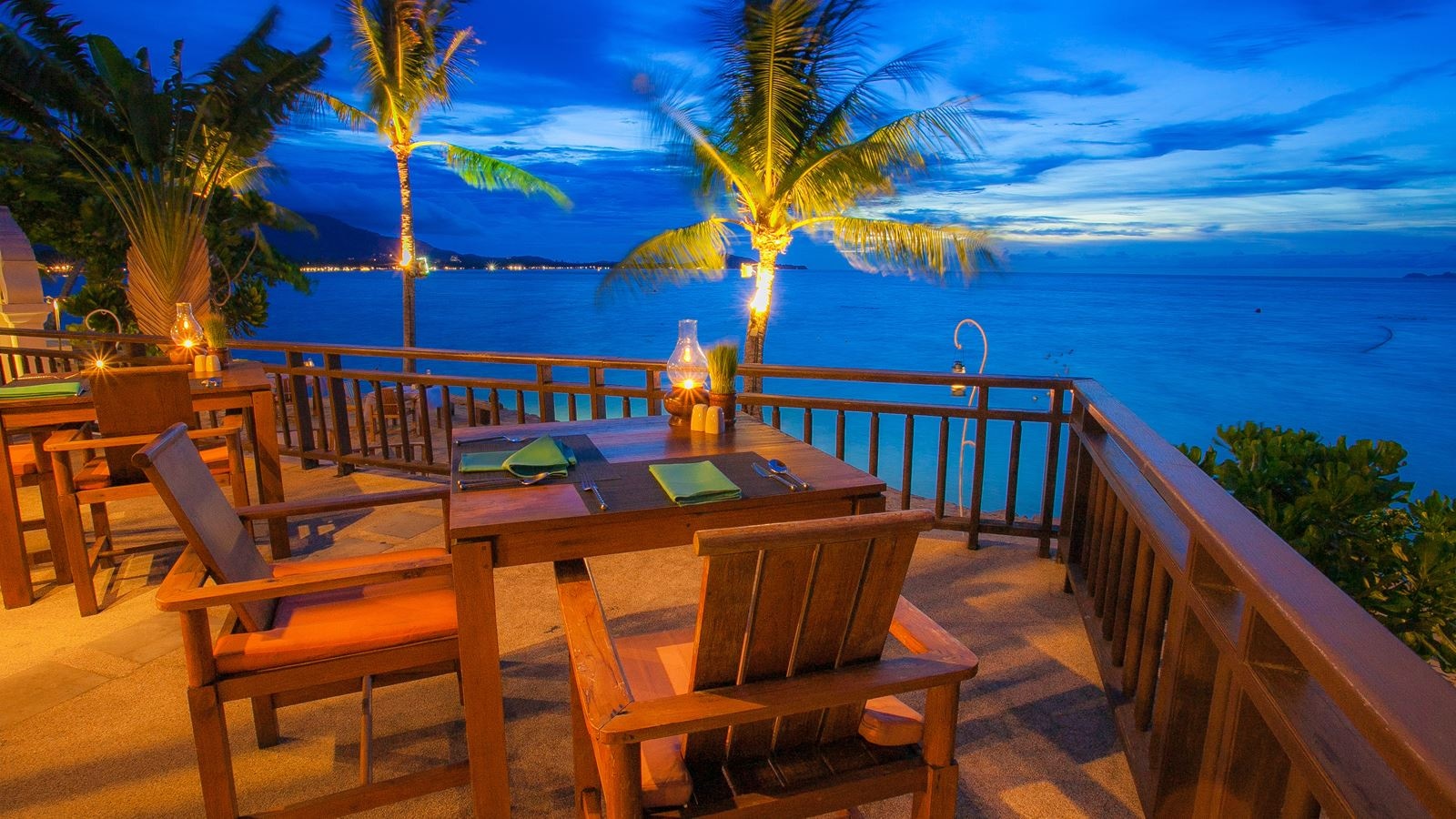 restaurants-the-breeze-restaurant