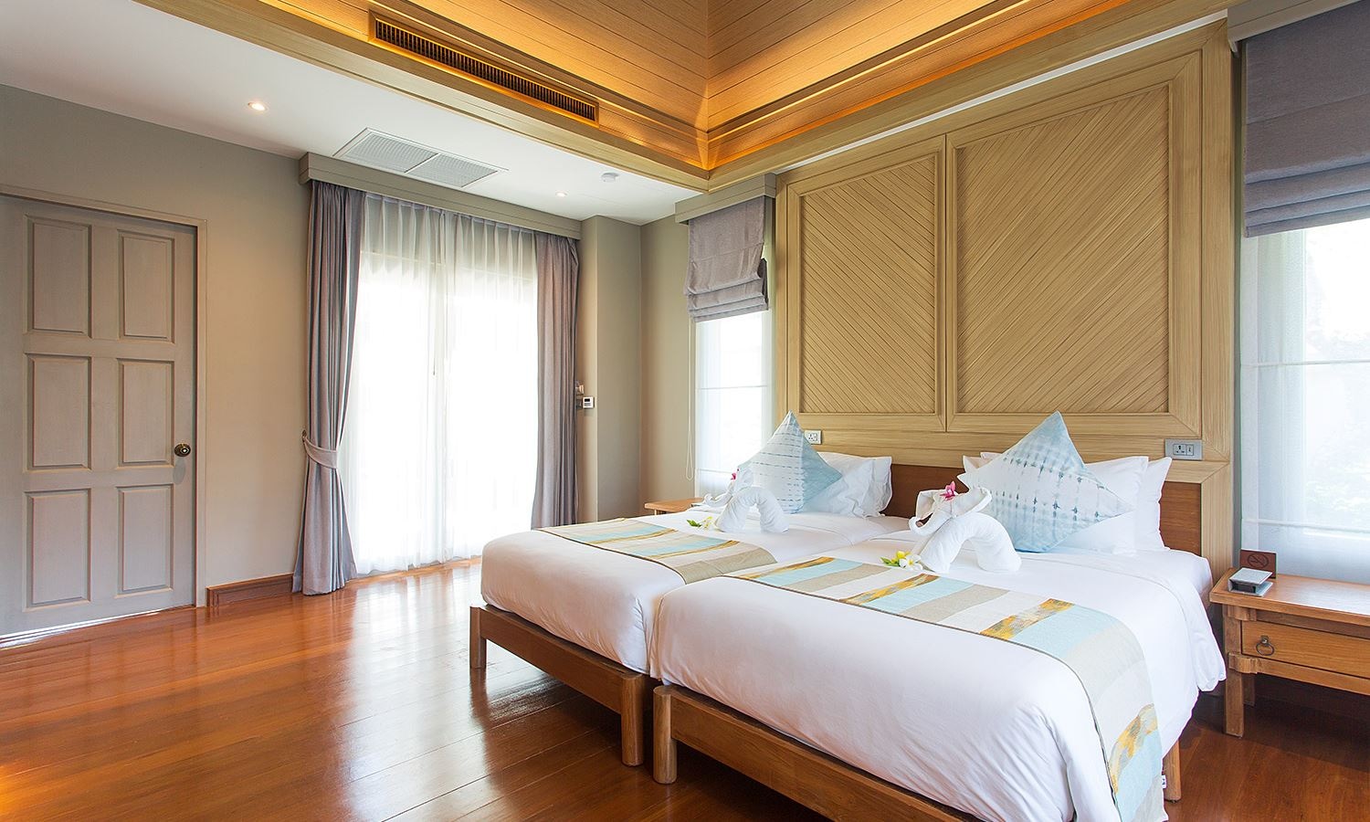 rooms-two-bedroom-beachfront-pool-villa