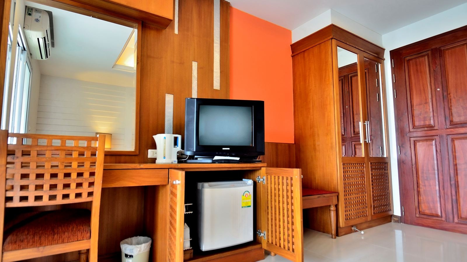 rooms-first-room-building