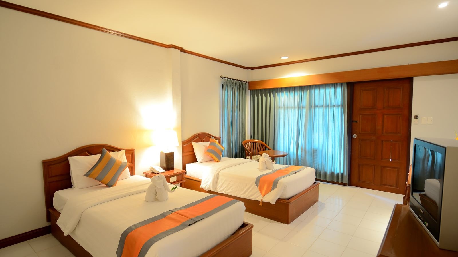 rooms-poolside-bungalow