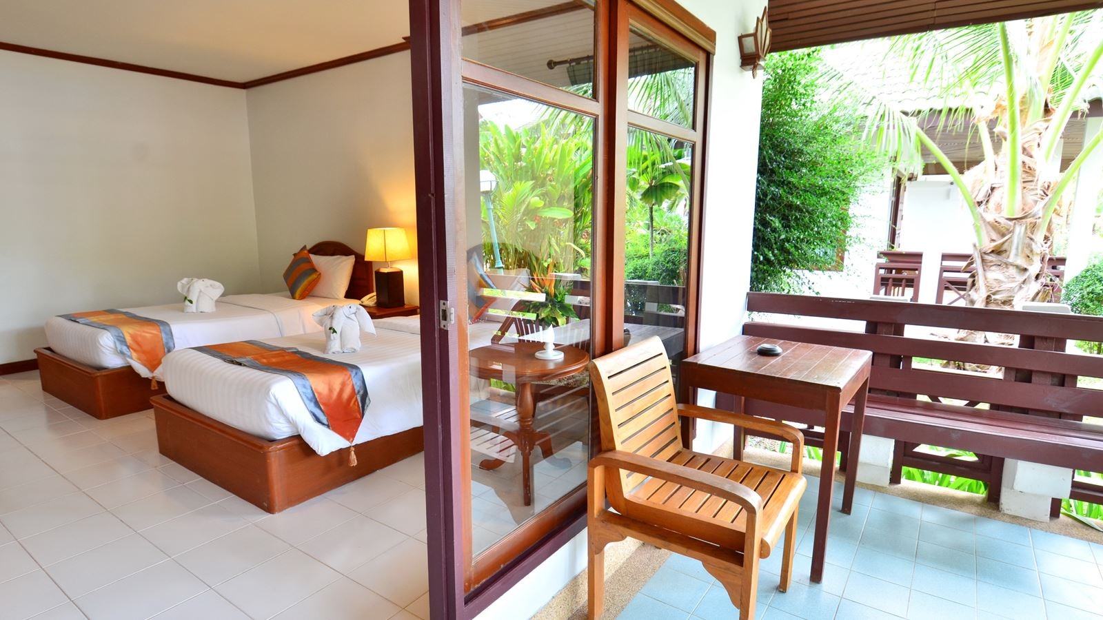 rooms-poolside-bungalow