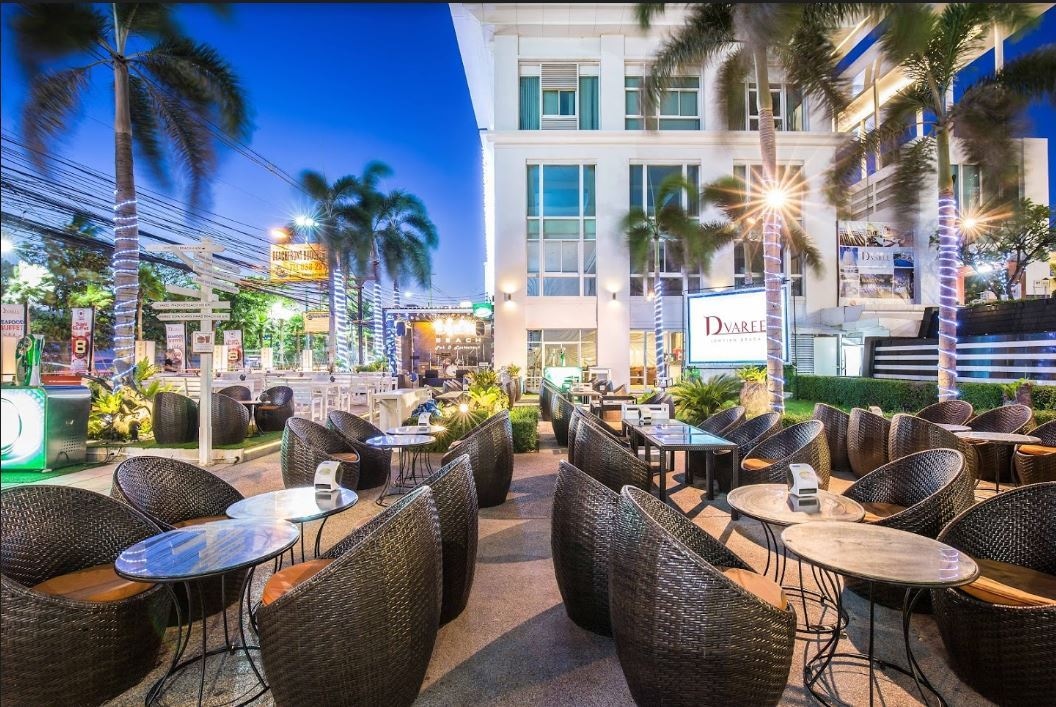 restaurants-dee-beach-pub-and-restaurant