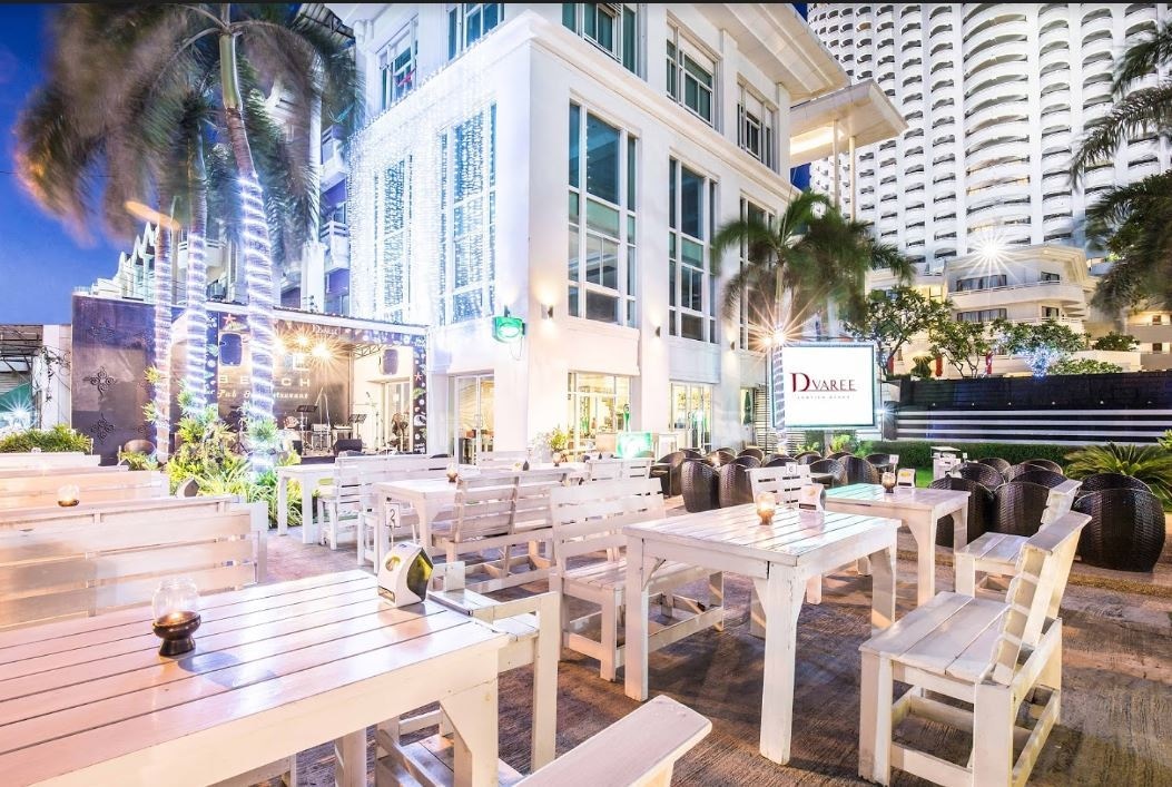 restaurants-dee-beach-pub-and-restaurant