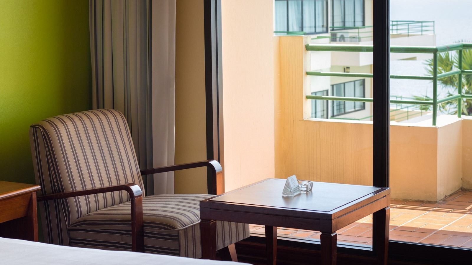 rooms-deluxe-sea-view