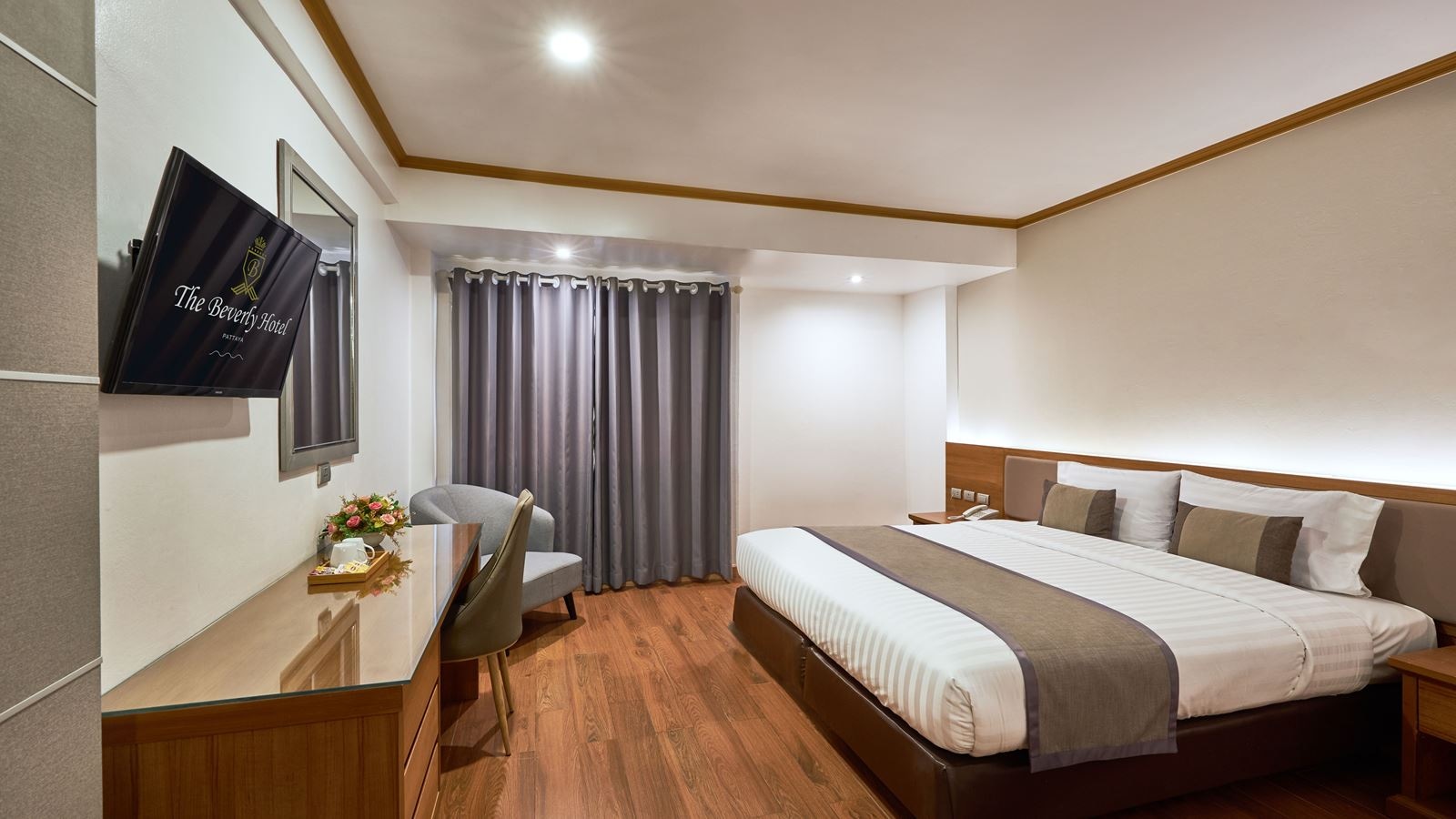 rooms-modern-superior-room