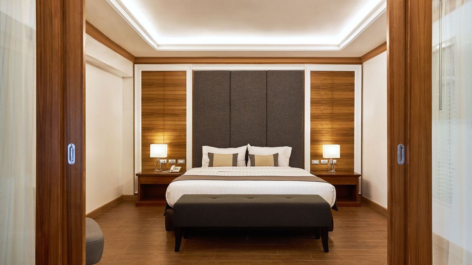 rooms-executive-suite-room