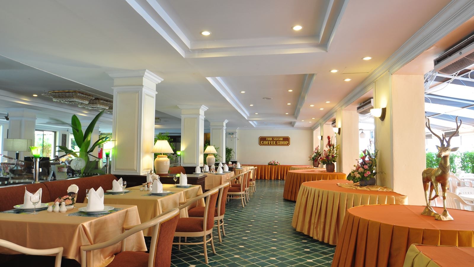 restaurants-four-season-restaurant