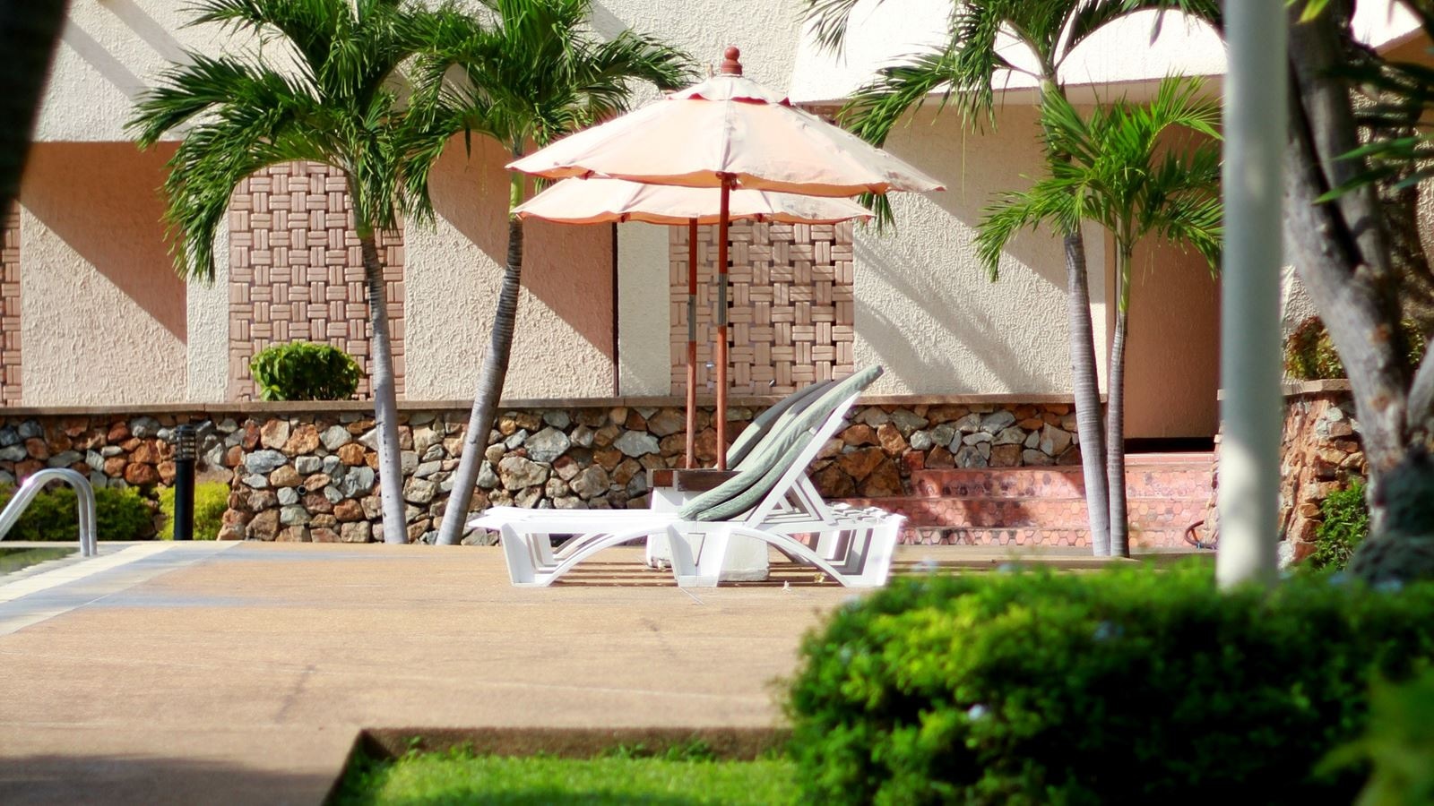 pools-outdoor-pool