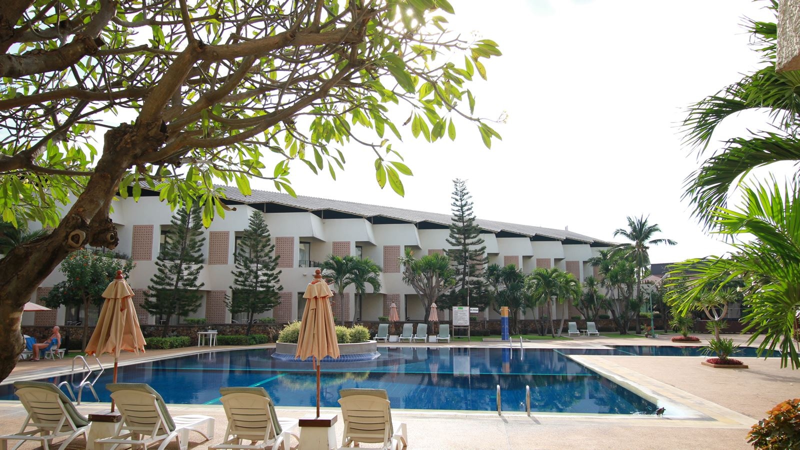 pools-outdoor-pool