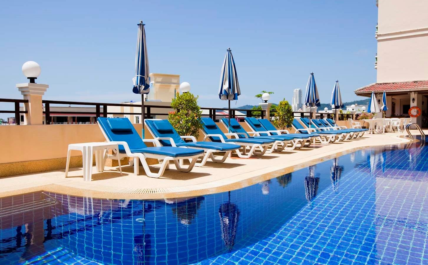 pools-outdoor-pool
