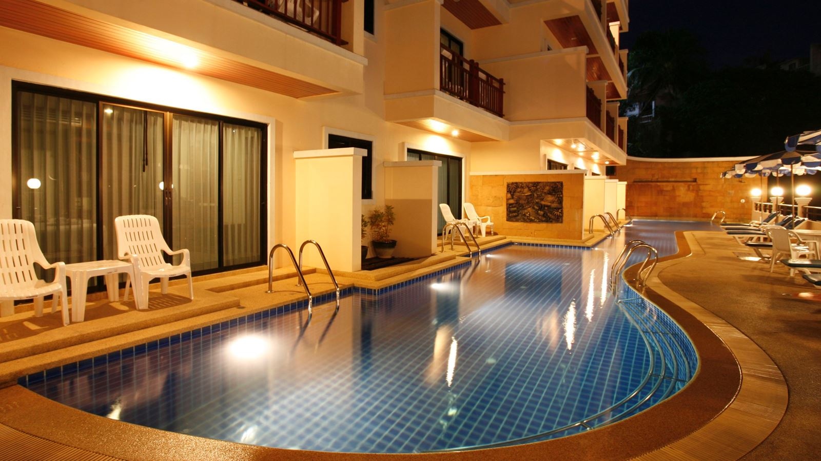 pools-outdoor-pool