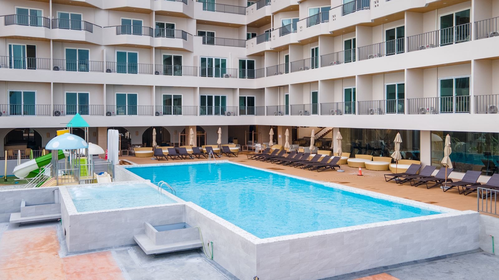 pools-outdoor-pool