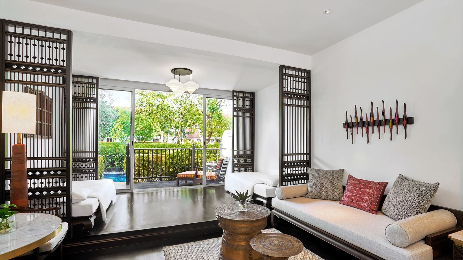 rooms-family-pool-access-studio