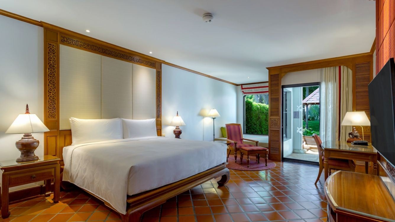 rooms-grande-premium-pool-access