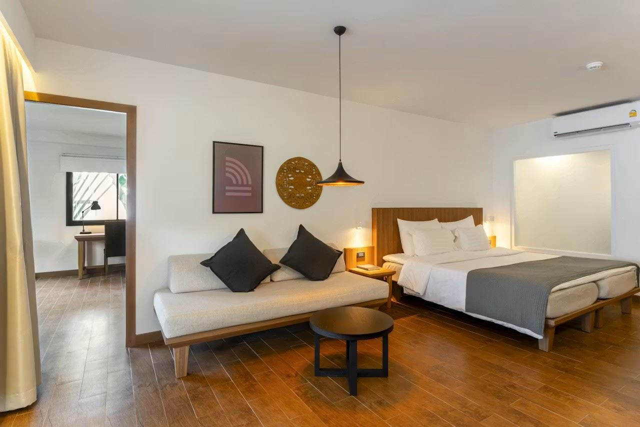 rooms-grand-deluxe-twobedroom-with-sofa-bed