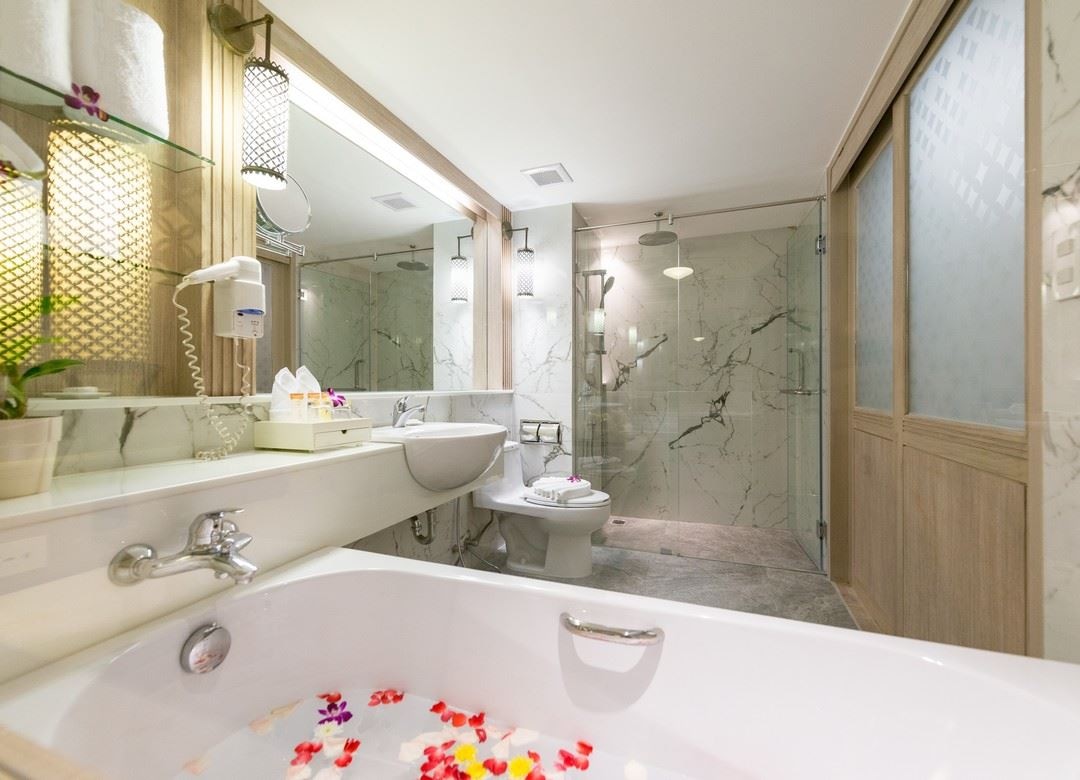 rooms-junior-suite-thani-wing