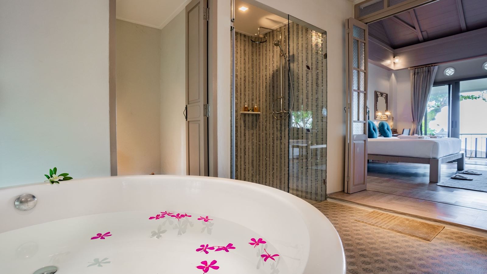 rooms-orchid-deluxe-beachfront-bungalow