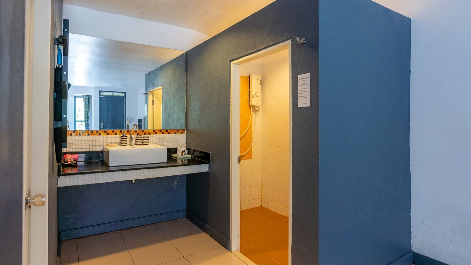 rooms-budget-garden-view